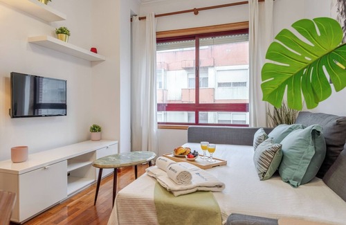 Cedofeita Apartment | Rustic Bright Flat w/Netflix | City Centre