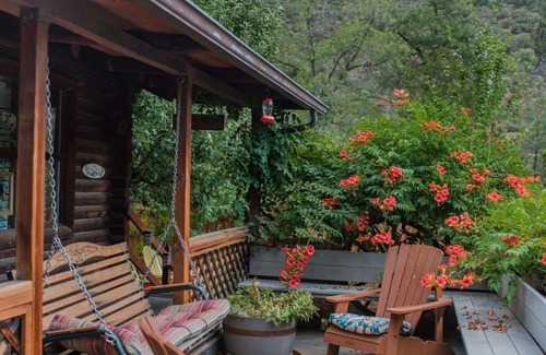 Sedona Cabin | Rustic Cabin for 2 in Oak Creek Cabin