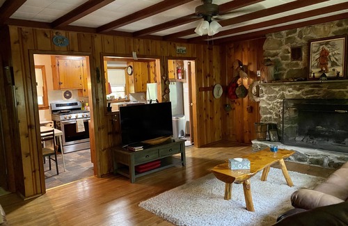 Sabillasville Cabin | Rustic Cabin in Thurmont, MD