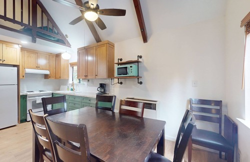 Dogwood Mountain House | Rustic Cabin in the Forest with WiFi - Perfect for Year-Round Getaways - Dogs OK