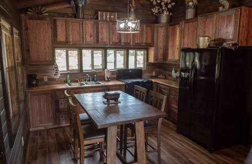 Texas Gulf Coast Region House | Rustic Cabin in the Woods