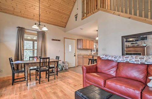 Snowshoe Cabin | Rustic Cabin in the Woods: 6 Mi to Snowshoe Resort