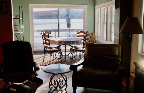 Antrim House | Rustic cabin with a million dollar view