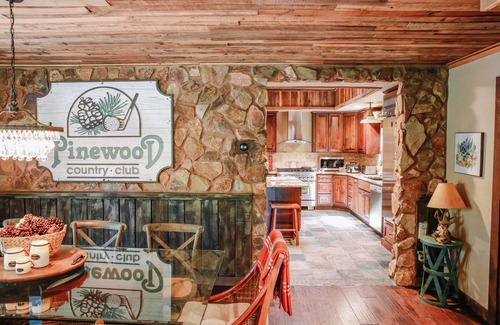 Munds Park Cabin | Rustic Cabin With Garden Oasis
