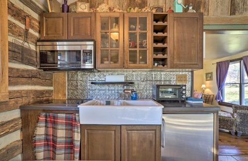 Linden House | Rustic Cabin with Mtn Views, Deck and Fire Pit!