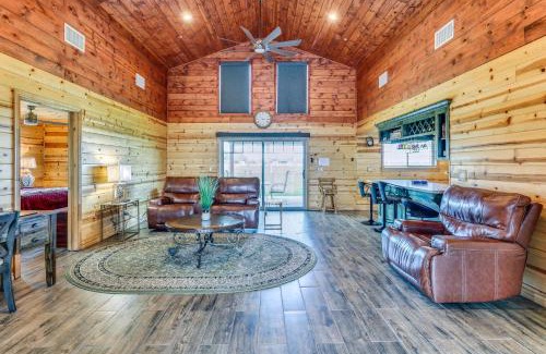 Tulare House | Rustic California Vacation Rental with Rooftop Patio