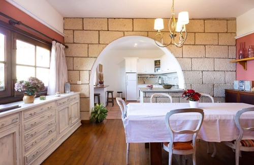 Los Realejos Cottage | Rustic Casita In The Orotava Valley Surrounded By Vineyards With HotTub and Wifi