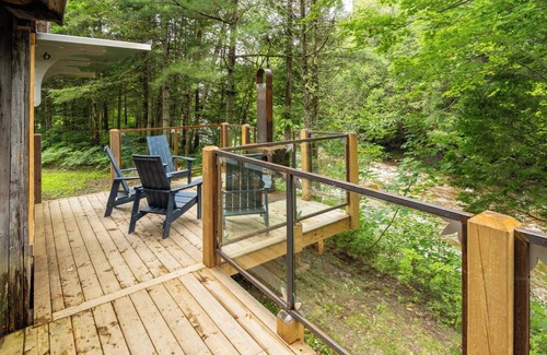 Mauricie House | Rustic Chalet Escape w/River Views & Outdoor Adventures | National Park Nearby