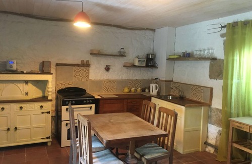 L'Eglise-aux-Bois House | Rustic charm. Bakery and workshop converted to 2-bed house on a farm