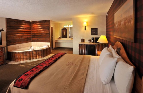 St. Joseph Hotel | Rustic Charm Meets Modern Comfort near Pony Express Museum
