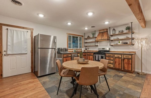 Owasso Apartment | Rustic Charm Owasso | 2BR Big Backyard Near Tulsa