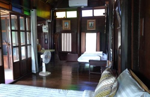 Doem Bang Ski Chalet | Rustic​ Charm​ Suphan​