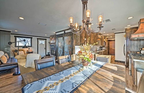 Manhattan Apartment | Rustic-Chic Apartment w/Gas Grill: 20 Mi to MSU!