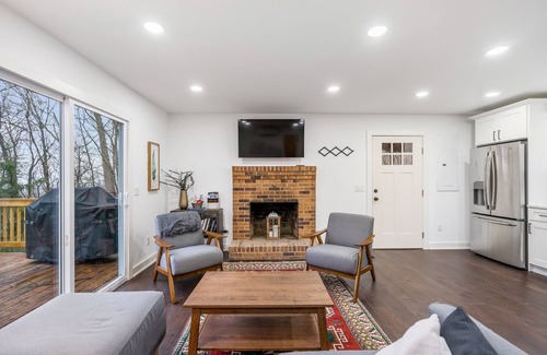 New Market Cabin | Rustic Chic Elegance - Deck with Grill
