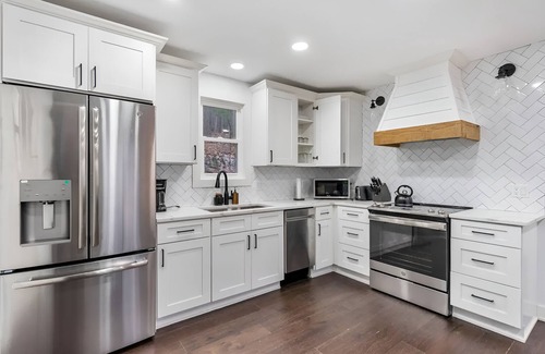 New Market House | Rustic Chic Elegance + Deck with Grill