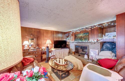 West Mifflin House | Rustic Chic Retreat 4 Mi to Kennywood!