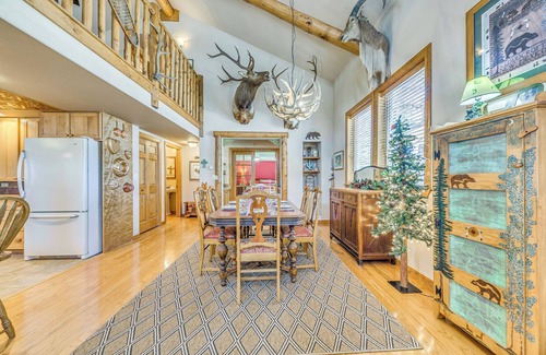 Cloudcroft Cabin | Rustic Cloudcroft Cabin w/Spacious Deck & Grill!