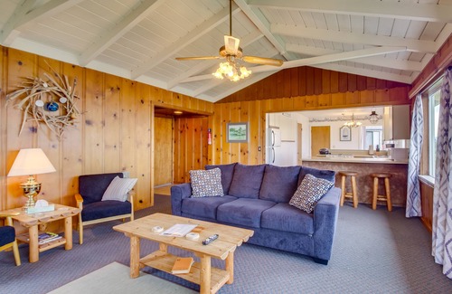 Smith River Cottage | Rustic Coastal Smith River Cottage w/Ocean Views!