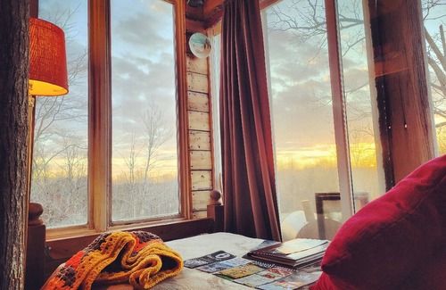 Jonesville Cabin | Rustic Container Cabin on Beautiful Farm - Near Ark & Bourbon Trail