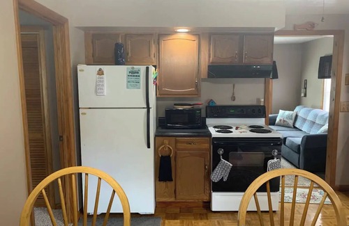 Girard House | Rustic cottage by the mighty Elk!