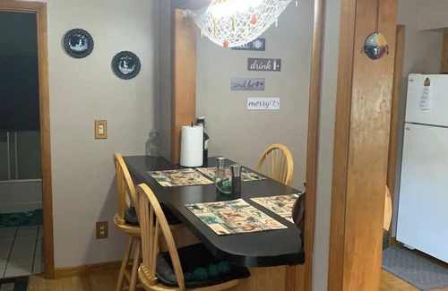 Girard House | Rustic cottage by the mighty Elk!