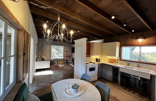 Geyserville Cottage | Rustic Cottage Charm