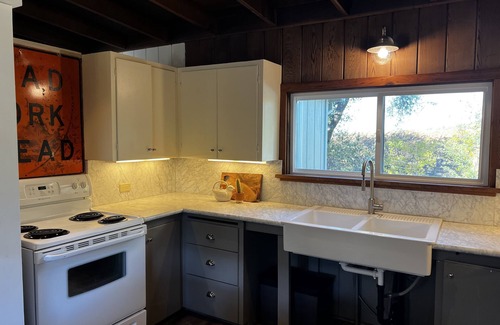 Geyserville Cottage | Rustic Cottage Charm