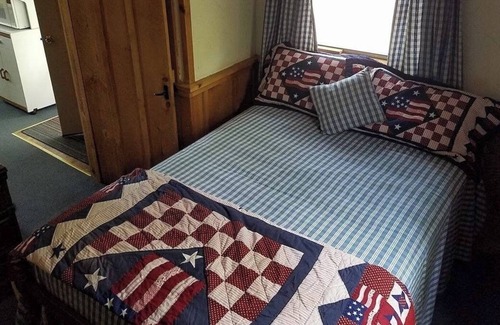 Franklin Cabin | Rustic cottage in private location