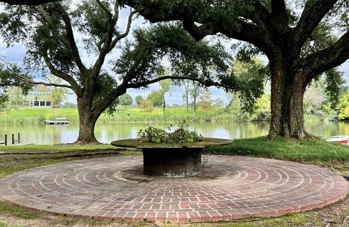 Natchez Cottage | Rustic cottage on Cane River. Perfect place to relax, fish, and enjoy the water
