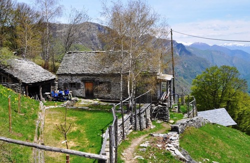 Spruga House | Rustic cottage, sun terrace, wonderful views, unique peace