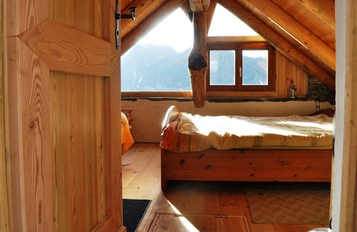 Spruga House | Rustic cottage, sun terrace, wonderful views, unique peace