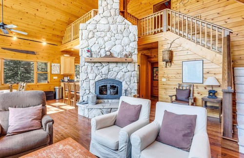Arnold House | Rustic Custom Built Cabin w/Hot Tub & Sauna SK#33 by Bear Valley Vacation Rentals