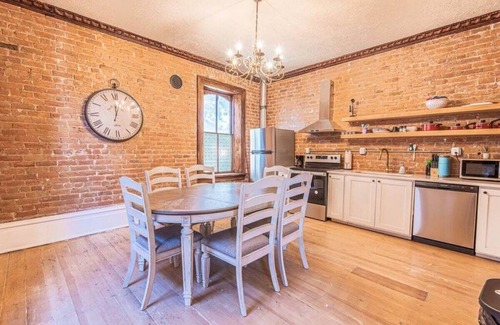 Ogden House | Rustic Downtown Retreat – Cozy Beds & Central Loc