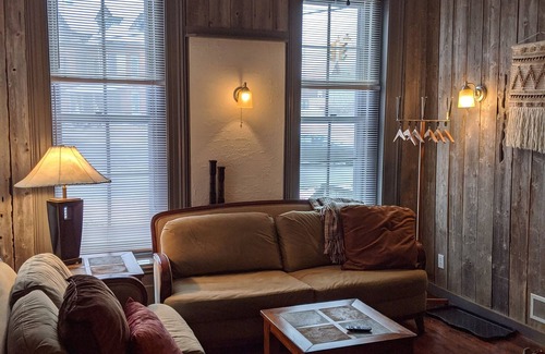 Utica Apartment | Rustic Downtown Utica Apartment