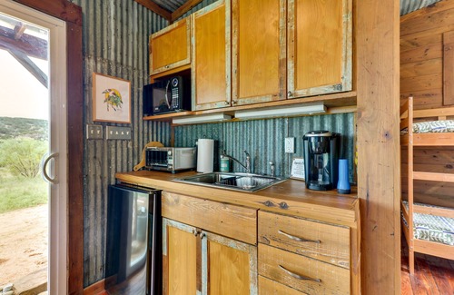 Mason Apartment | Rustic Eco-Cabin Llano River Getaway on 68 Acres!