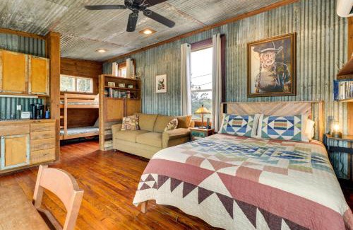 Mason Apartment | Rustic Eco-Cabin Llano River Getaway on 68 Acres!