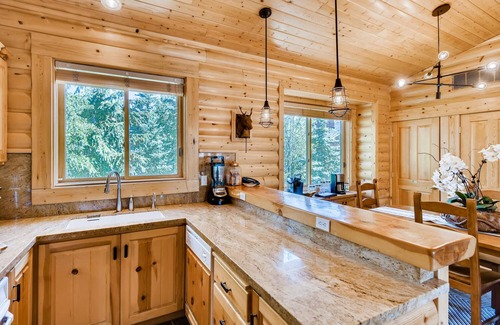 Deer Valley Condo | Rustic Elegance: Park City/Silver Lake Village/Upper Deer Valley