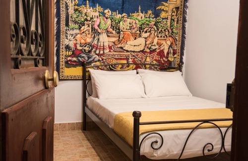 Panormos Cottage | Rustic Escape - Private Haven Near the Beach