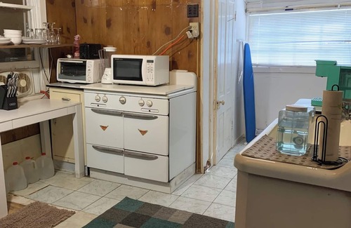 Shawanese Cabin | Rustic Family Cabin Kayaks Hot Tub Colleges 2-bedroom cabin Harveys Lake AC