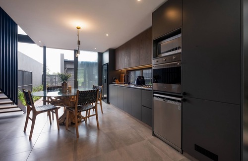 Salt Rock Apartment | Rustic family holiday home - Self Catering - Pool