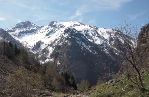 Valjouffrey House | Rustic family home in the Parc des Écrins in the village of Valsenestre
