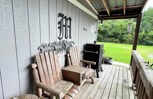 Phenix City House | Rustic Farm cottage with firepit-horses, goats and fresh eggs every morning.