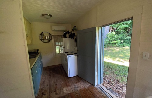 Travelers Rest Cabin | Rustic farm house in the foothills of South Carolina.