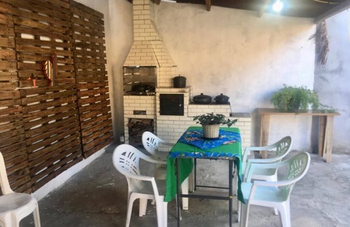 Monte Gordo House | Rustic farm house, surrounded by nature.