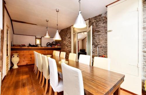 Commanster House | Rustic Farm Stay in Rogery