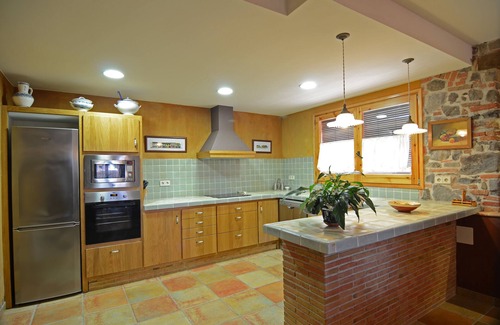 Sils Cottage | RUSTIC FARMHOUSE IDEAL FOR FAMILIES WITH PRIVATE POOL AND GREAT GARDEN