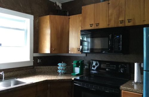 Mason House | Rustic Farmhouse w/9 Beds, mins to MSU on working Farm! Pmts Avail. Mason MI