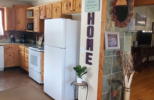 Augusta House | Rustic Farmhouse-Walk to Main Street Augusta