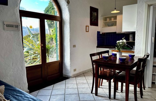 Chiusanico House | Rustic farmhouse with breathtaking views and sunny garden 12 km from the sea