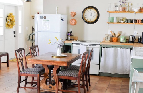 New Market Apartment | Rustic French Country Charm 1 Bed-1 Bath w/Washer & Dryer in New Market, VA!